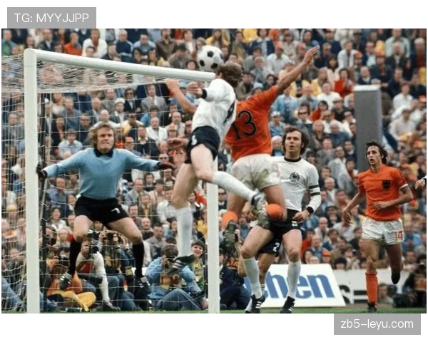 贝肯鲍尔:赛场上的稳定性铸就足球传奇 贝肯鲍尔:赛场上的稳定性铸就足球传奇