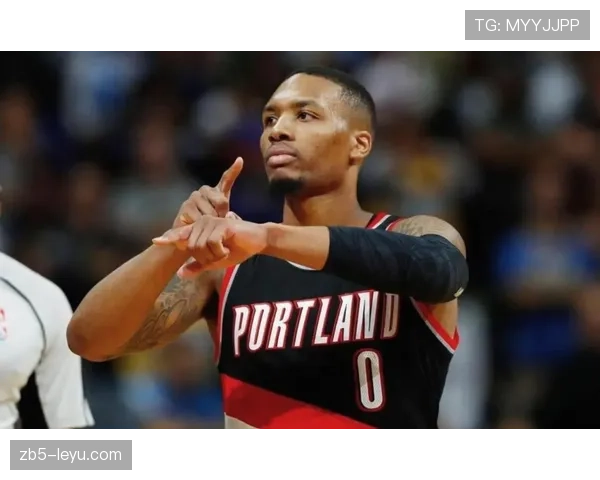 利拉德休赛期天天五点起床练投篮，老婆说他梦里都在喊“挡拆”